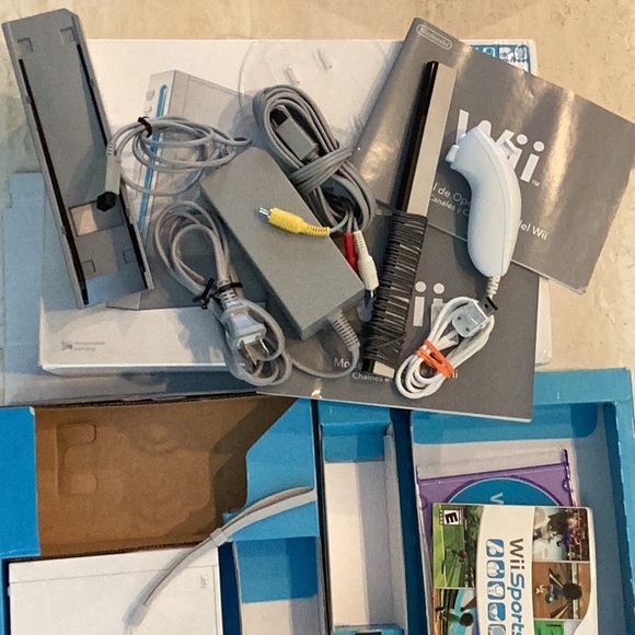 Nintendo Wii Console & Wii Sports Game Nintendo RVL-001 System Complete Box - Picture 6 of 16